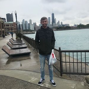 Meet your Posher, Elisha